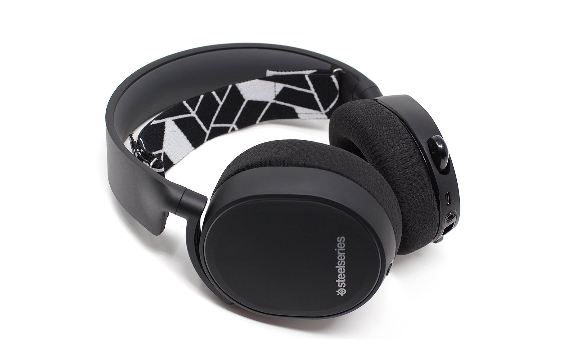 Hilarisch Verbeteren Aanvankelijk SteelSeries Arctis 3 Bluetooth Headset Review | KitGuru