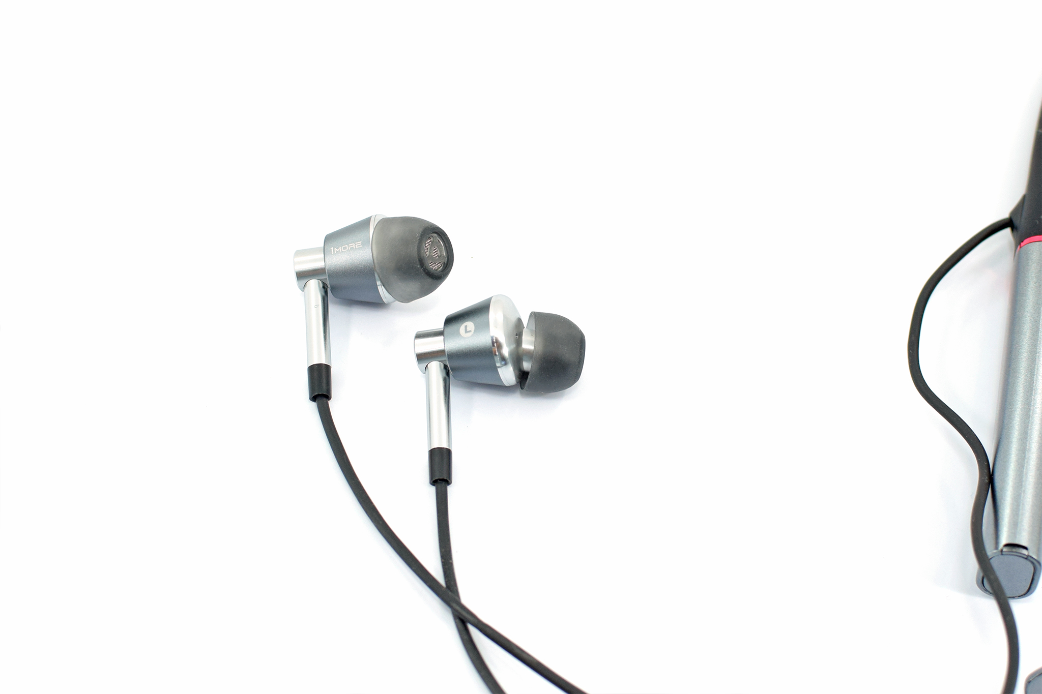 1more-triple-driver-bt-earphones-review-kitguru