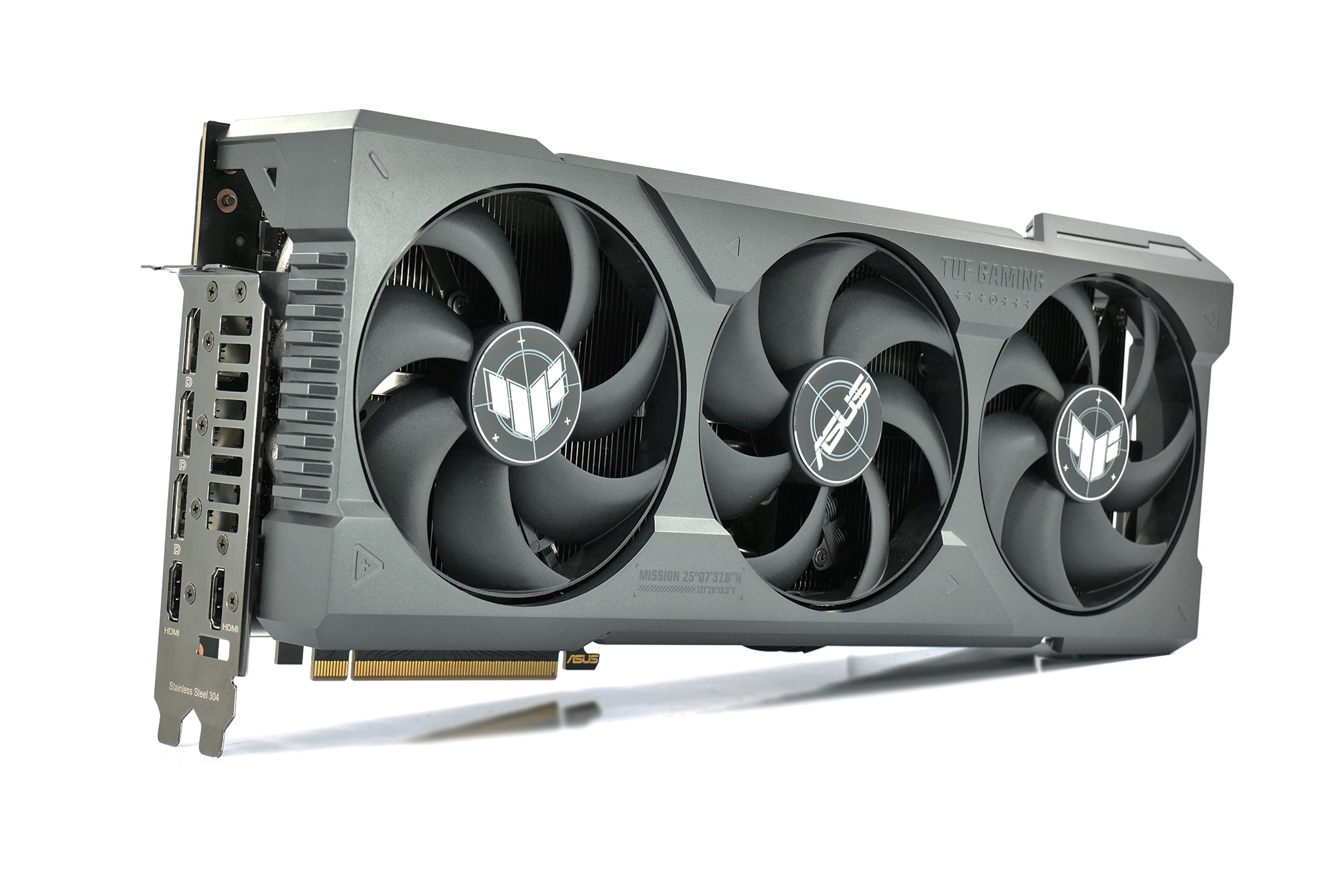 Test Asus TUF RTX 4090 OC : 2,4 kg pour des performances