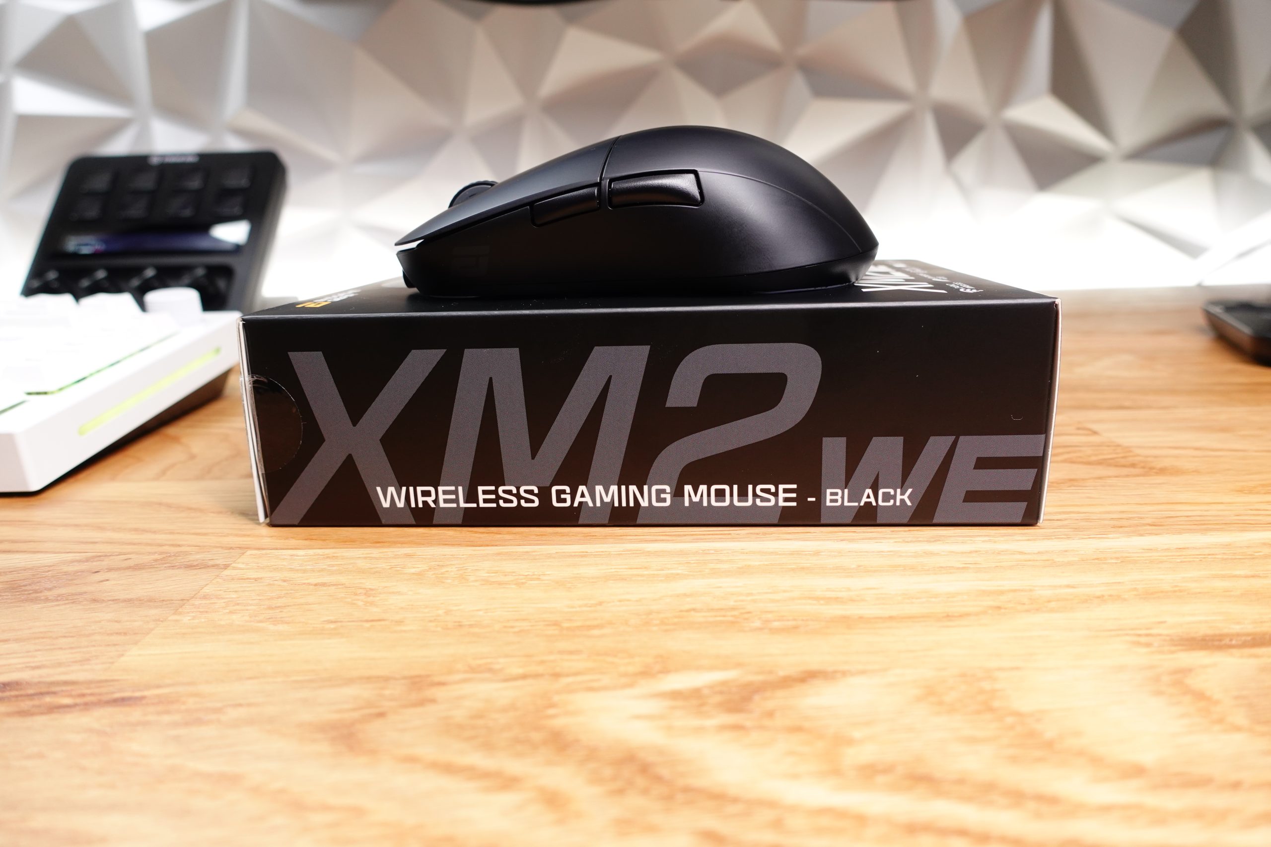 Endgame Gear XM2we Review - Packaging, Weight & Feet