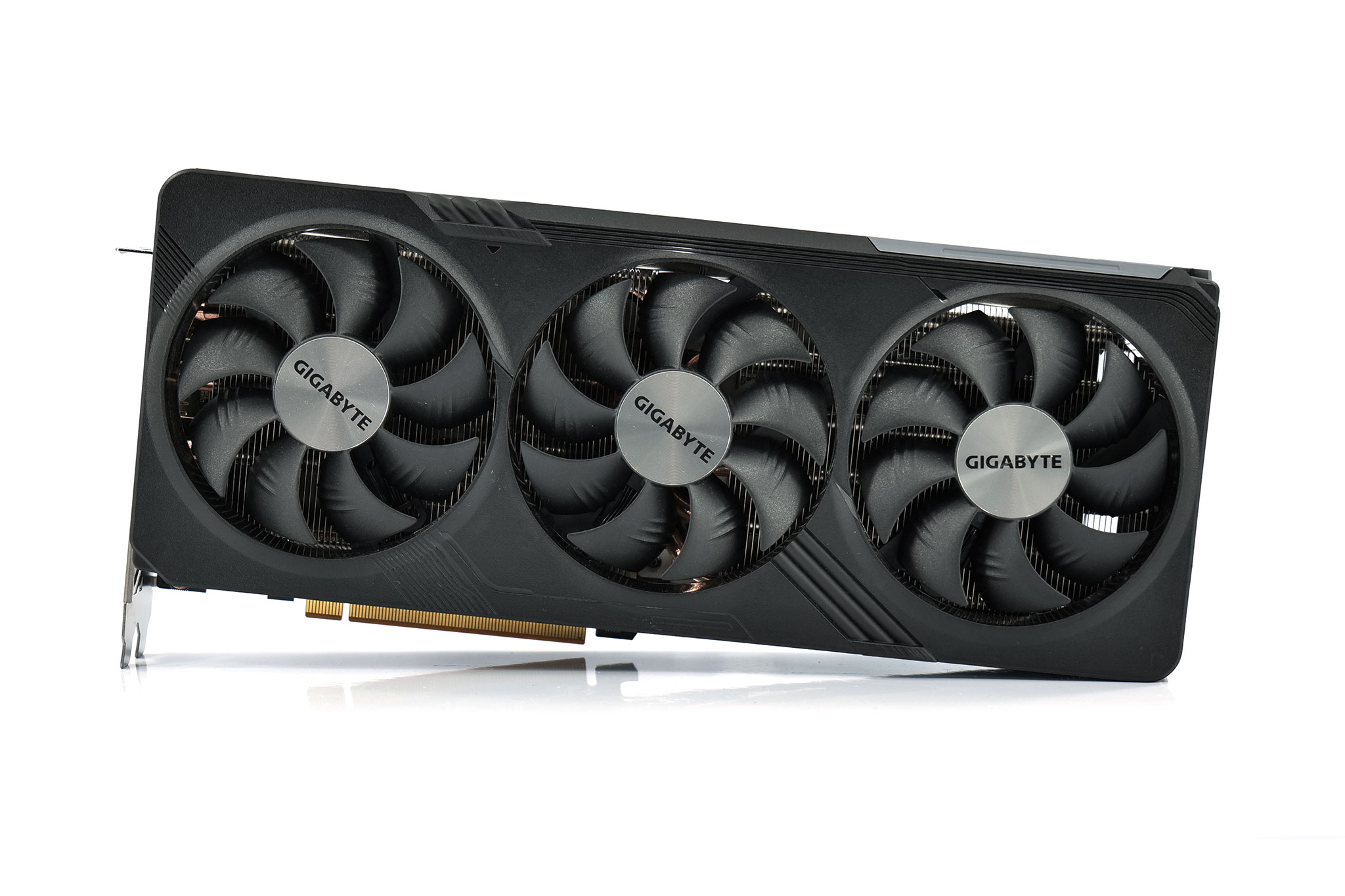 Gigabyte Radeon RX 7700 XT Gaming OC review: great performance for